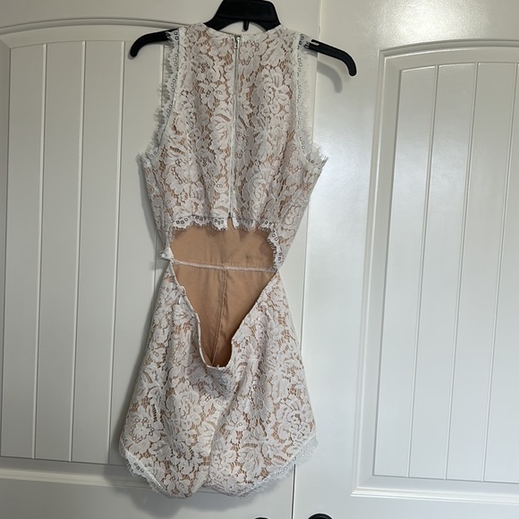 Endless Rose White Lace Romper Cut Out Lined Sorority Party Anthro Sz M - Picture 7 of 12